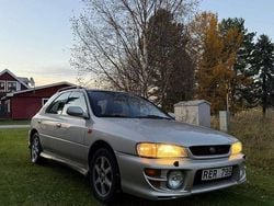 Grå Begagnad 2000 Subaru Impreza Kombi | 15 000 kr