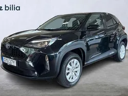 Svart Begagnad 2022 Toyota Yaris Cross Active SUV | 259 900 kr (Marknadspris)