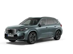 Svart (safirsvart metallic) Begagnad 2024 BMW iX1 M Sport SUV | 539 900 kr (Marknadspris)