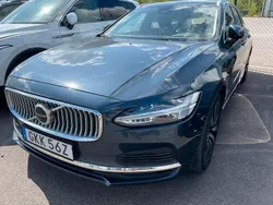 Mörkblå (denimblå metallic) Begagnad 2022 Volvo V90 Inscription Kombi | 339 000 kr (Marknadspris)