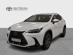 Vit Begagnad 2023 Lexus NX450h+ Executive Line SUV | 599 900 kr (Marknadspris)