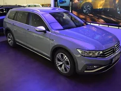 Grå Begagnad 2022 VW Passat Alltrack GT Kombi | 229 000 kr (Superpris)