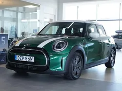 Grön Begagnad 2022 Mini Cooper Halvkombi | 239 500 kr (Marknadspris)