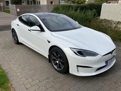 Vit Begagnad 2023 Tesla Model S Long Range Sedan | 729 000 kr (Bra pris)