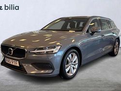 Grå Begagnad 2022 Volvo V60 Core Kombi | 304 900 kr (Marknadspris)