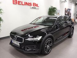 Svart Begagnad 2019 Volvo V60 CC Kombi | 254 500 kr (Marknadspris)