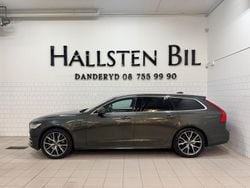 Mörkgrå (grå metallic) Begagnad 2019 Volvo V90 Momentum Kombi | 289 000 kr (Marknadspris)