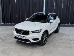 Vit Begagnad 2021 Volvo XC40 Momentum SUV | 269 900 kr (Marknadspris)