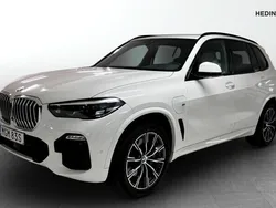Vit (white) Begagnad 2019 BMW X5 M Sport SUV | 649 000 kr (Marknadspris)