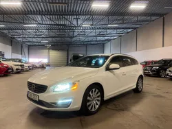 Vit Begagnad 2014 Volvo V60 Momentum Kombi | 129 900 kr (Marknadspris)