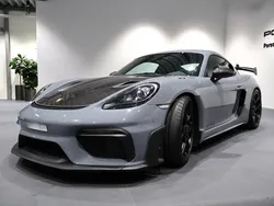 Grå Begagnad 2023 Porsche 718 Cayman GT4 Sportkupé | 1 795 000 kr (Superpris)