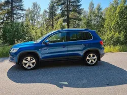 Blå Begagnad 2009 VW Tiguan Sport SUV | 99 900 kr (Dyr)