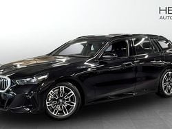 Svart (black) Begagnad 2025 BMW 520 M Sport Kombi | 574 700 kr (Bra pris)