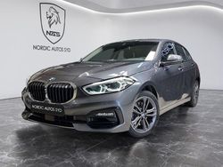 Grå Begagnad 2020 BMW 118 Sport Line Halvkombi | 219 900 kr (Marknadspris)