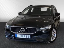Svart Begagnad 2018 Volvo V60 Momentum Kombi | 214 400 kr (Marknadspris)
