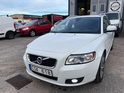 Vit Begagnad 2012 Volvo V50 Standard Kombi | 79 800 kr (Lite dyr)