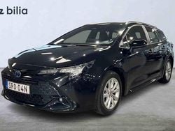 Svart Begagnad 2025 Toyota Corolla Kombi | 309 800 kr (Marknadspris)
