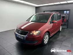 Mörkröd (röd) Begagnad 2010 VW Touran Minibuss | 49 900 kr (Marknadspris)
