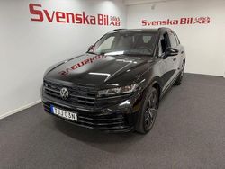 Svart Begagnad 2023 VW Touareg R SUV | 759 000 kr (Dyr)