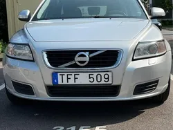 Grå Begagnad 2011 Volvo V50 Kinetic Kombi | 48 600 kr (Marknadspris)