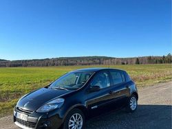 Svart Begagnad 2012 Renault Clio R.S. Halvkombi | 44 000 kr (Marknadspris)