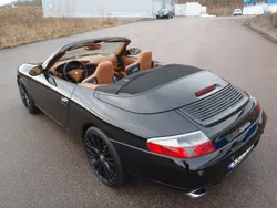 Svart Begagnad 2001 Porsche 911 Carrera 4 Cabriolet Cab | 319 000 kr