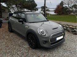 Grå Begagnad 2021 Mini Cooper SE Halvkombi | 179 000 kr (Marknadspris)