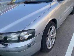 Grå Begagnad 2001 Volvo S60 Business Edition Sedan | 15 000 kr (Superpris)
