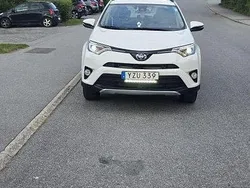 Vit Begagnad 2017 Toyota RAV4 Hybrid Active SUV | 170 000 kr (Marknadspris)