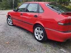 Röd Begagnad 2002 Saab 9-3 Aero Halvkombi | 17 900 kr (Bra pris)