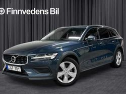 Mörkblå Begagnad 2019 Volvo V60 CC Kombi | 219 000 kr (Lite dyr)