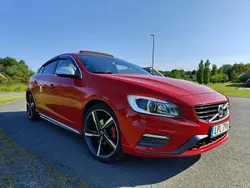 Röd Begagnad 2015 Volvo S60 R-Design Sedan | 150 000 kr (Dyr)