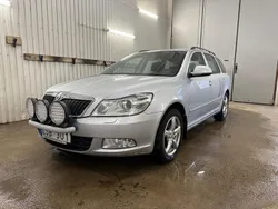 Silver Begagnad 2011 Skoda Octavia Elegance Kombi | 49 900 kr (Bra pris)