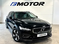 Svart Begagnad 2019 Volvo V60 CC Momentum Kombi | 329 900 kr (Lite dyr)