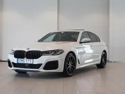Vit Begagnad 2022 BMW 545e M Sport Sedan | 559 800 kr