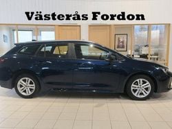 Mörkblå Begagnad 2022 Toyota Corolla Active Kombi | 219 900 kr (Marknadspris)