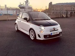 Vit Begagnad 2015 Abarth 595 Turismo Halvkombi | 139 500 kr (Marknadspris)