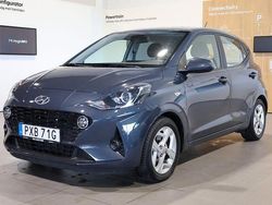 Grå Begagnad 2022 Hyundai i10 Advanced Halvkombi | 129 900 kr (Marknadspris)