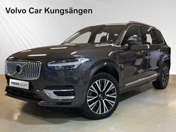 Grå Begagnad 2022 Volvo XC90 Plus SUV | 659 900 kr (Marknadspris)