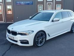 Vit (alpinvit) Begagnad 2018 BMW 520 M Sport Kombi | 359 000 kr (Dyr)