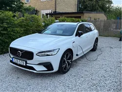 Vit Begagnad 2021 Volvo V90 R-Design Kombi | 399 000 kr (Marknadspris)