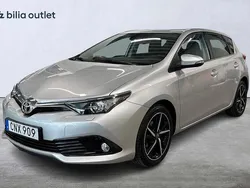 Silver Begagnad 2017 Toyota Auris Comfort Halvkombi | 154 000 kr (Lite dyr)