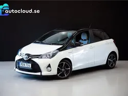 Vit Begagnad 2015 Toyota Yaris Hybrid Style Halvkombi | 119 800 kr (Marknadspris)