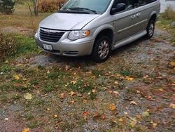 Grå Begagnad 2007 Chrysler Town & Country Minibuss | 59 000 kr