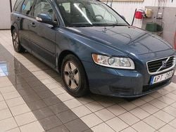 Blå Begagnad 2010 Volvo V50 Kinetic Kombi | 30 000 kr (Bra pris)