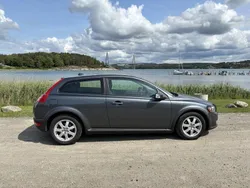 Grå Begagnad 2009 Volvo C30 Kinetic Halvkombi | 69 000 kr (Marknadspris)