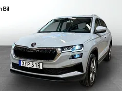 Grå Begagnad 2023 Skoda Karoq Style SUV | 334 900 kr (Marknadspris)