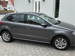 Grå Begagnad 2015 VW Polo Halvkombi | 79 900 kr (Marknadspris)