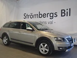 Ljusbrun Begagnad 2015 Skoda Octavia Scout Kombi | 179 000 kr