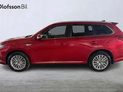 Röd Begagnad 2019 Mitsubishi Outlander P-HEV | 209 000 kr (Marknadspris)